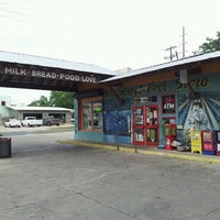 Photo taken at 6th Street Cool Store by Alachia Q. on 5/16/2013