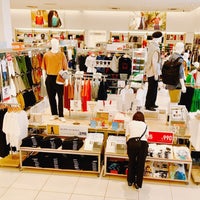 Photo taken at UNIQLO by Vic F. on 7/30/2022