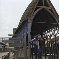 2/10/2018 tarihinde Vic F.ziyaretçi tarafından Hogwarts Bridge'de çekilen fotoğraf
