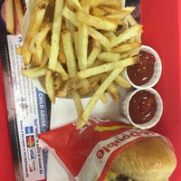 Photo taken at In-N-Out Burger by Francisco M. on 4/23/2016