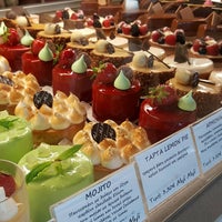 7/18/2017 tarihinde Fleur Boulangerie - Pâtisserieziyaretçi tarafından Fleur Boulangerie - Pâtisserie'de çekilen fotoğraf