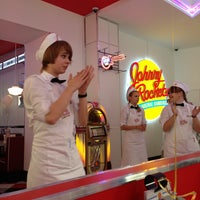Photo taken at Johnny Rockets by Евгений Г. on 7/28/2013