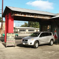 Photo taken at 6th Street Cool Store by Sahal M. on 10/16/2015