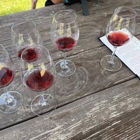 Foto diambil di Sunstone Vineyards &amp;amp; Winery oleh Dipesh G. pada 11/4/2022