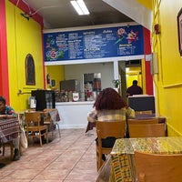 Foto tomada en La Oaxaqueña Bakery &amp;amp; Restaurant  por Dipesh G. el 9/23/2022