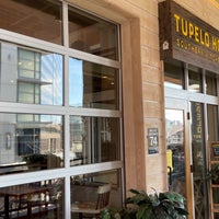 Foto tirada no(a) Tupelo Honey por Dipesh G. em 3/7/2022