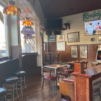Foto tomada en La Rocca&amp;#39;s Corner Tavern  por Dipesh G. el 6/18/2021