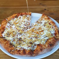 4/16/2016 tarihinde Cem O.ziyaretçi tarafından Bronzo Pizza'de çekilen fotoğraf