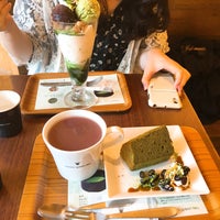 Photo taken at nana&amp;#39;s green tea 自由が丘店 by 🍤 on 5/7/2017