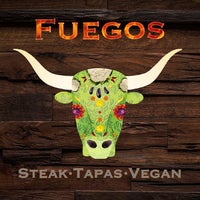 Das Foto wurde bei Fuegos - Steak•Tapas•Vegan von Jordan W. am 1/10/2017 aufgenommen