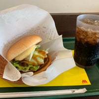 Photo taken at MOS Burger by しのっち on 10/30/2018