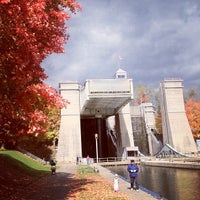 Photo taken at Trent-Severn Waterway Lock 21 - Peterborough Lift Locks by Reticulating S. on 10/8/2012