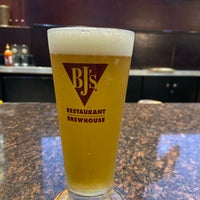 Photo taken at BJ&amp;#39;s Restaurant &amp;amp; Brewhouse by Shawn M. on 5/24/2023