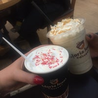 Photo taken at Gloria Jean&amp;#39;s coffees by 🌛SA R. on 3/18/2017