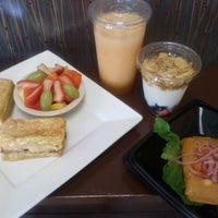 10/3/2012에 Milagros R.님이 Mica&amp;#39;s Peruvian Sandwiches에서 찍은 사진