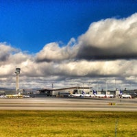 รูปภาพถ่ายที่ Oslo Airport (OSL) โดย Curt Simon H. เมื่อ 5/14/2013