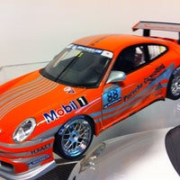 Foto diambil di Porsche Import oleh Bernard V. pada 10/22/2012