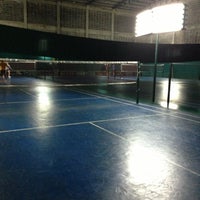 Photo taken at Charoen Nakhon 10 Badminton by NeoFiat I. on 4/21/2013