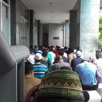 Photo taken at Masjid Assahara Walikota Jakarta Barat by Taufan Yusuf N. on 2/22/2013