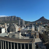 Photo prise au Holiday Inn Cape Town par Taieb B. le4/24/2019