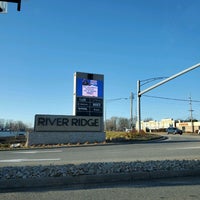 Das Foto wurde bei River Ridge Mall von Matt am 1/11/2021 aufgenommen