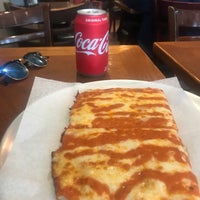 Foto tirada no(a) Delizia 73 Ristorante &amp;amp; Pizza por Mike C. em 9/18/2019