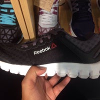 Reebok Concept Store - Sporting Shop in วังใหม่