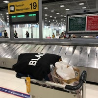 Photo taken at Baggage Claim 19 by T A N G M O .. on 8/8/2022
