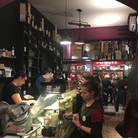 3/31/2018에 Petri A.님이 Cinque Wine &amp;amp; Deli Bar에서 찍은 사진
