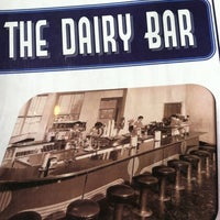 Photo prise au The Dairy Bar par Greg B. le12/22/2012