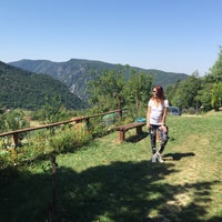 Photo taken at Ogzala Çiftliği Pansiyonu by Ayla Y. on 9/6/2015