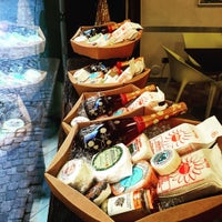 12/18/2015에 Elia Lorenzo B.님이 BeVino Cheese&amp;amp;Wine Bar에서 찍은 사진
