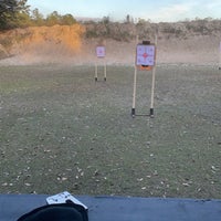Foto tirada no(a) Shoot GTR (formerly Gainesville Target Range) por KT F. em 2/4/2022