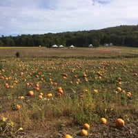 Photo taken at Dykemans Pumpkin Patch by Henry D. on 9/29/2016