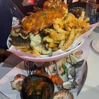 Foto diambil di Blue Fish Seafood Restaurant oleh Cheryl M. pada 4/14/2022