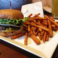 1/7/2013にJon M.がkraze burgersで撮った写真