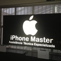 Photo taken at Iphone Master by Adriano S. on 7/30/2014