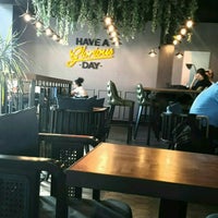 Photo taken at Gloria Jean&amp;#39;s Coffees by 👑 DENNIS 👑 . on 5/7/2022