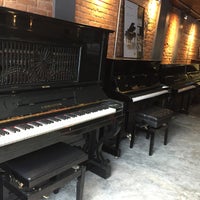 Foto scattata a Pianíssimo Pianos e Escola de Música da Pianíssimo Pianos e Escola de Música il 8/1/2017