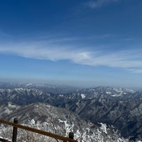 Photo taken at 향적봉 (香積峰) by 디디 on 3/1/2024