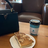 Photo taken at Caribou Coffee by Eng. Abeer🦋✨ on 11/10/2021