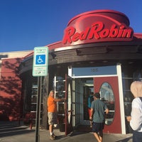 Photo taken at Red Robin Gourmet Burgers and Brews by Noor S. on 7/25/2017
