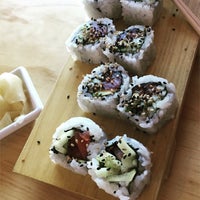 6/13/2017 tarihinde Grace Y.ziyaretçi tarafından Sushi Cup'de çekilen fotoğraf