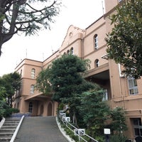 Photo taken at 早稲田小学校 by kunitenten on 10/10/2016