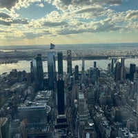 Photo taken at 102nd Floor Observatory by Vicente on 4/20/2024