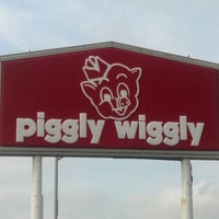 Foto tirada no(a) Piggly Wiggly por Sheri D. em 8/24/2013