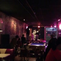 Foto tirada no(a) Rainbow House Bar &amp;amp; Grill por Wesley T. em 12/20/2012