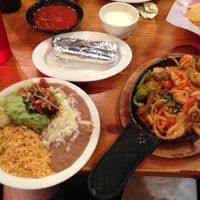 Photo prise au El Dorado Mexican Restaurant par Emory S. le10/11/2012