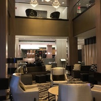 Foto scattata a Courtyard by Marriott Chevy Chase da Andrew T. il 6/11/2018