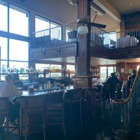 10/13/2021 tarihinde Andrew T.ziyaretçi tarafından Waterfront Restaurant'de çekilen fotoğraf